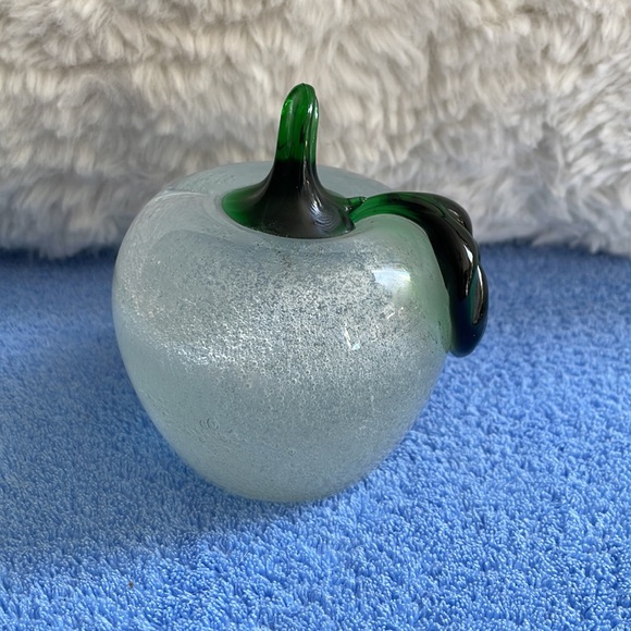 Vintage Venetian Art Glass Apple Figurine. - Picture 4 of 6